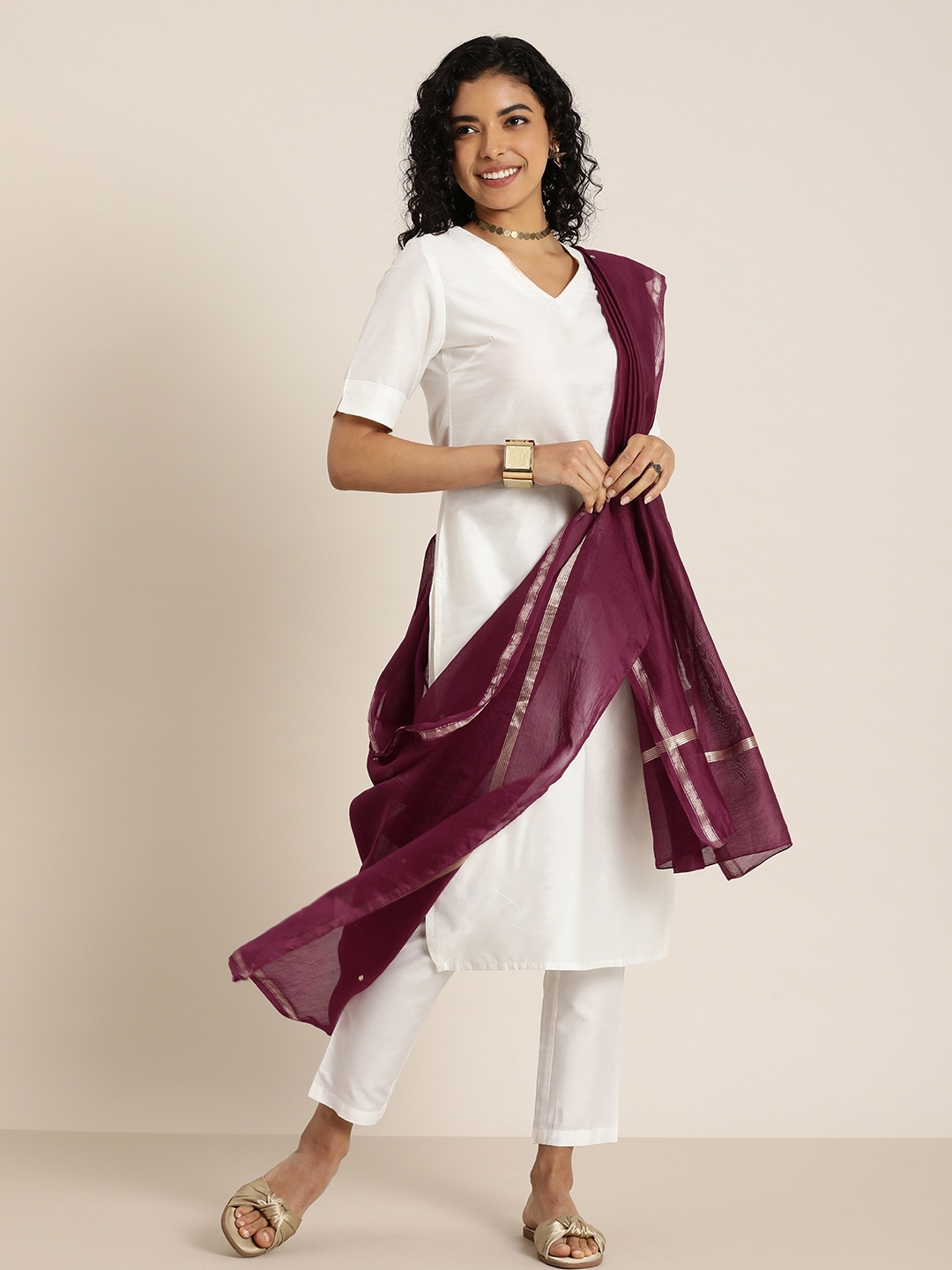 

Taavi Solid Mukaish Dupatta, Magenta