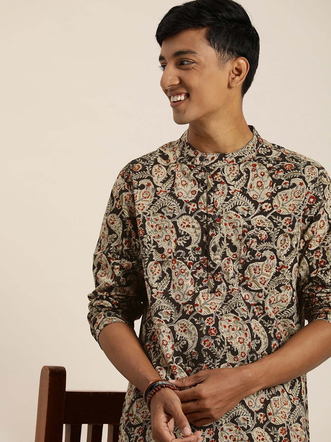 

Taavi Kalamkari Ethnic Motifs Printed Indie Prints Kurta, Beige