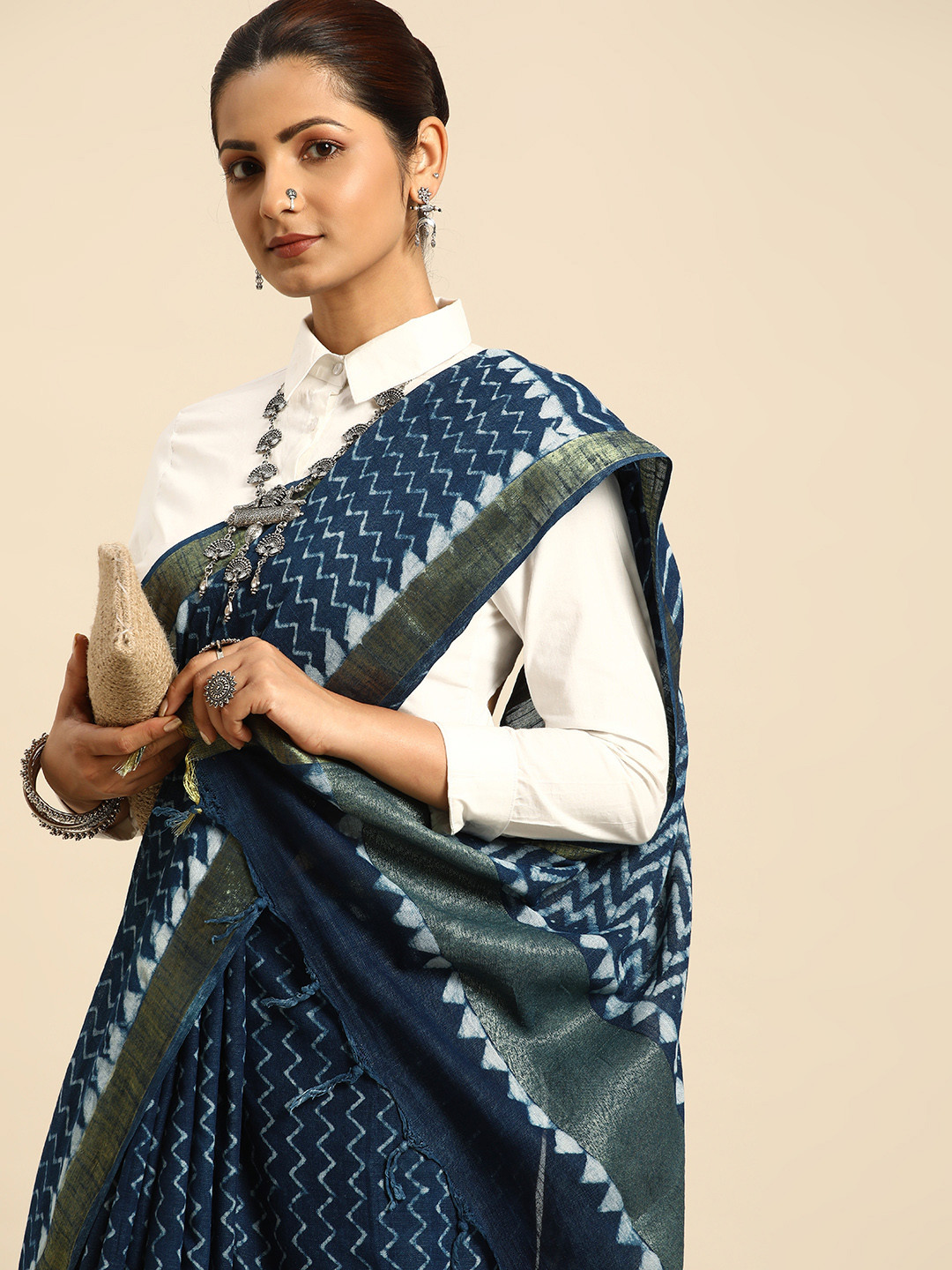 

Taavi Navy Indigo Geometric Print Saree With Blouse Piece, Navy blue