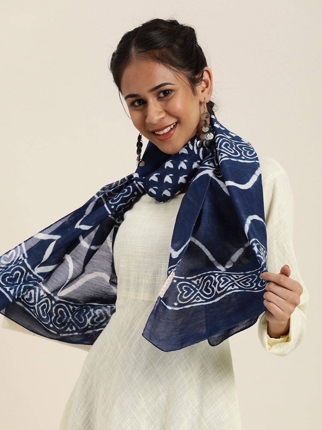 

Taavi Indigo Ethnic Printed Stole, Blue