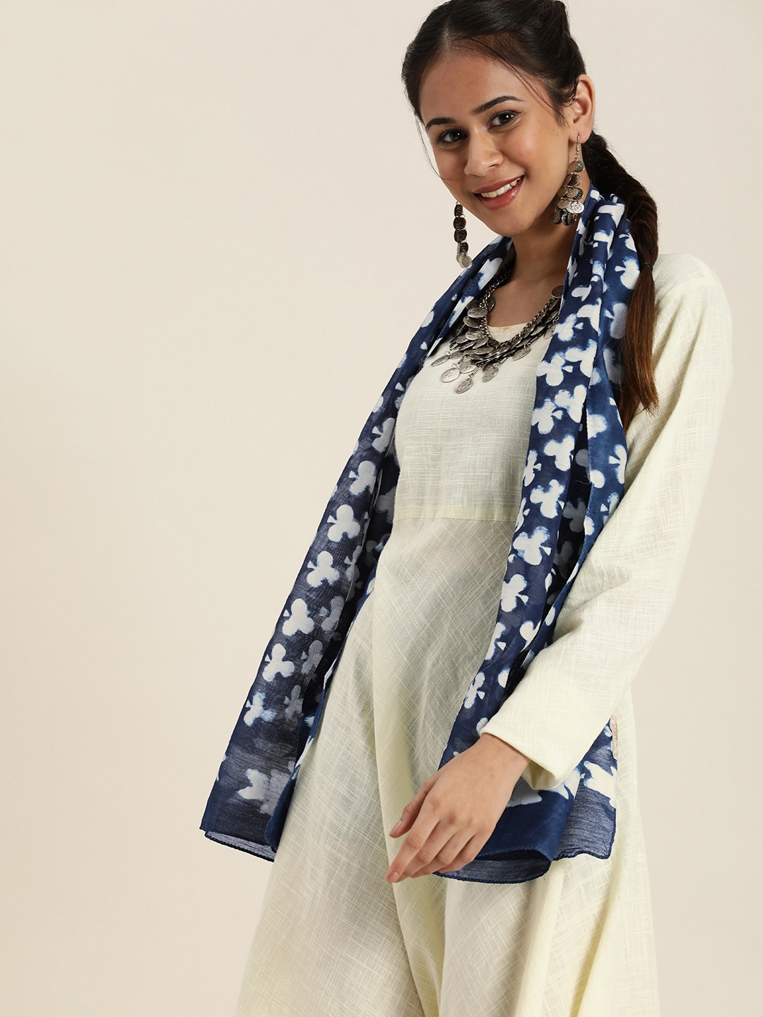 

Taavi Indigo Ethnic Printed Stole, Blue