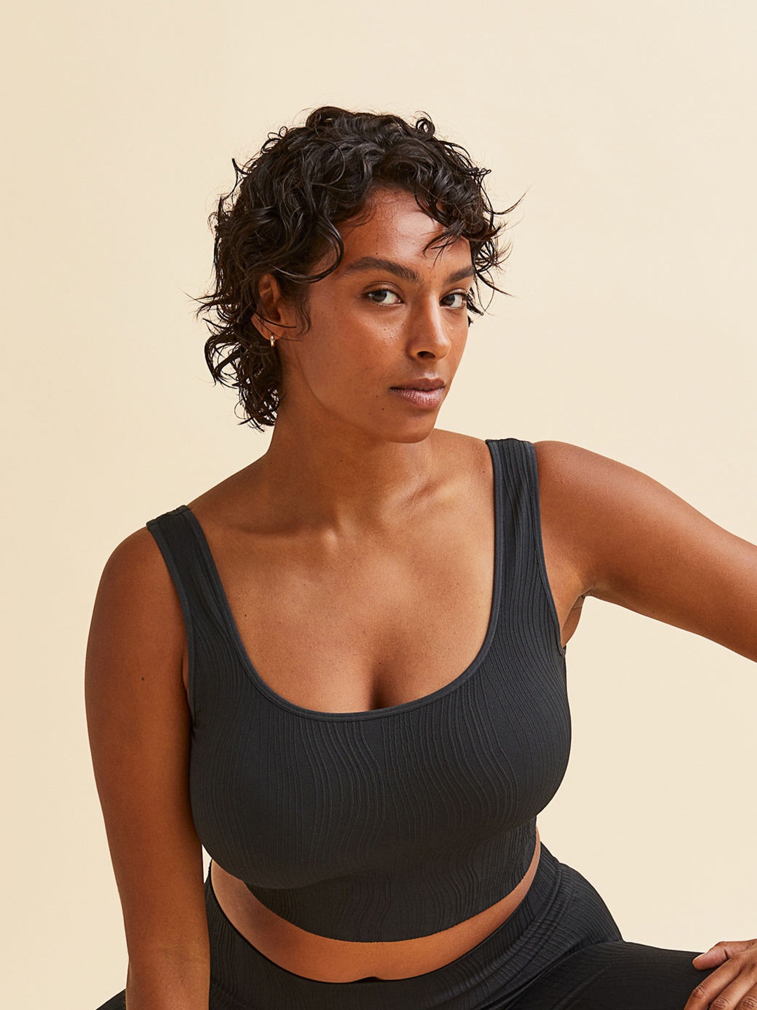 

H&M Women Grey Seamless Medium Support Sports Bra 1092695001