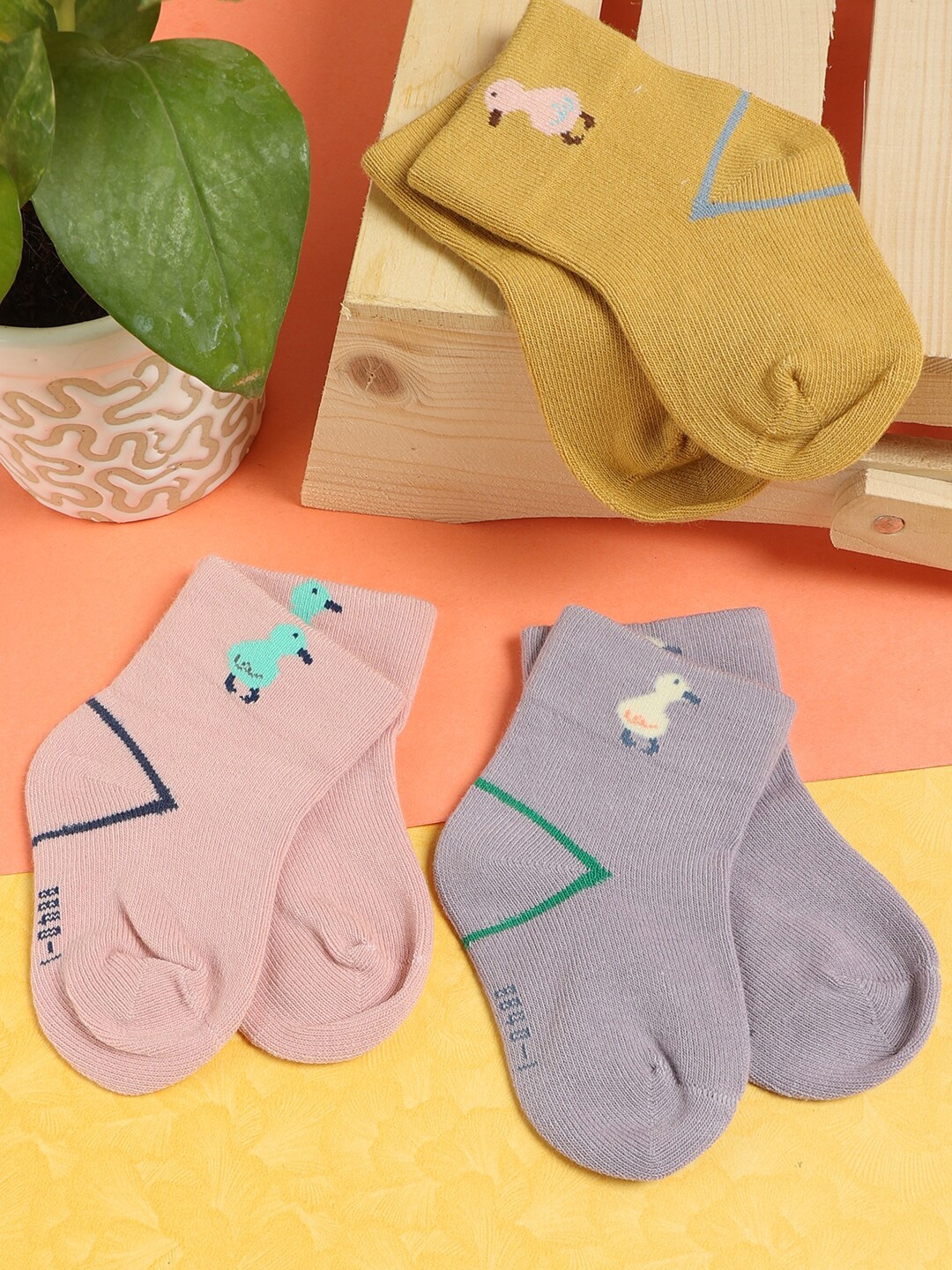 

PASSION PETALS Girls Pack Of 3 Patterned Ankle Length Socks, Pink