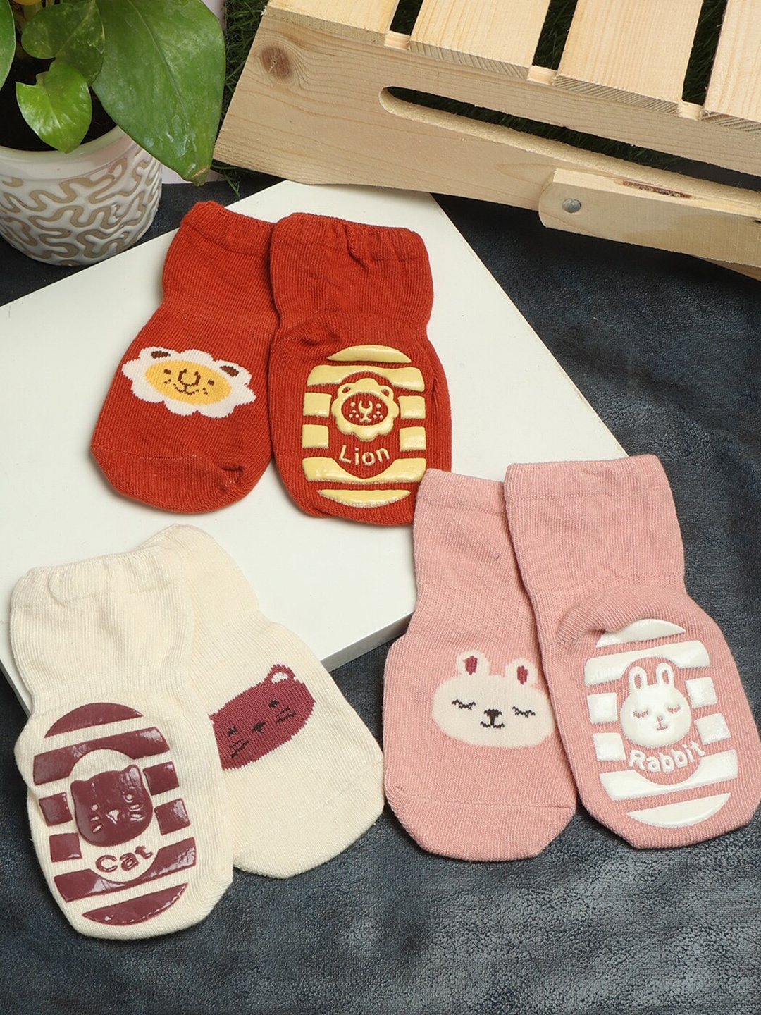 

PASSION PETALS Girls Pack Of 3 Patterned Ankle-Length Socks, Pink