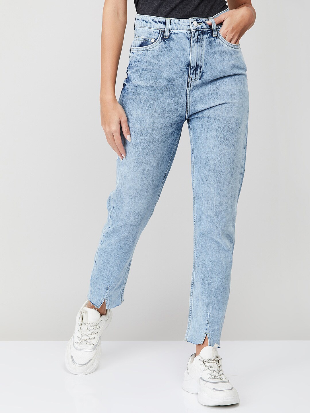 

Ginger by Lifestyle Women Relaxed Fit Light Fade Jeans, Blue