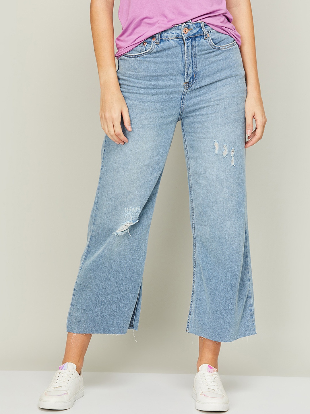 

Ginger by Lifestyle Women Flared Low Distress Light Fade Jeans, Blue