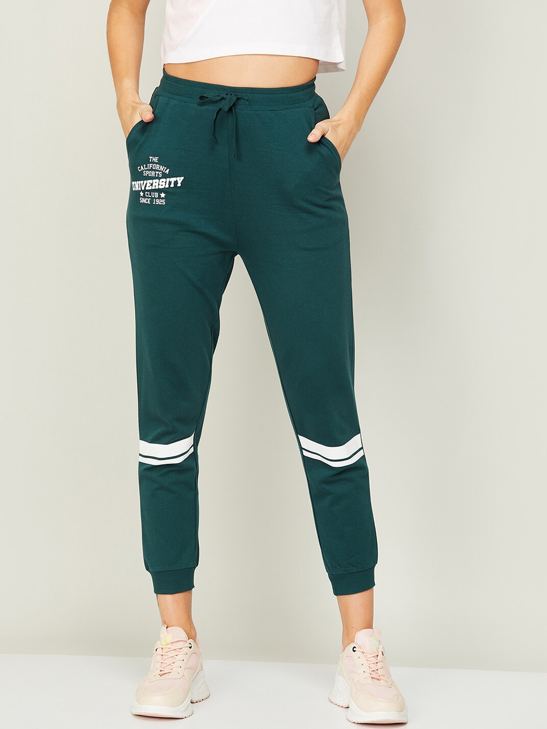 

Ginger by Lifestyle Women Green Printed Cotton Trousers