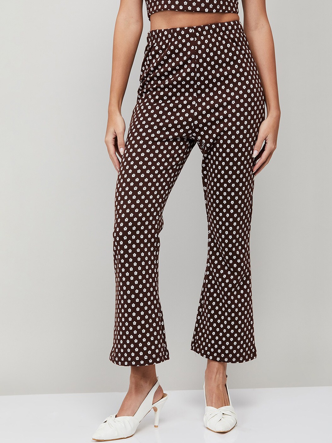 

Ginger by Lifestyle Women Brown Floral Printed Flared Trousers
