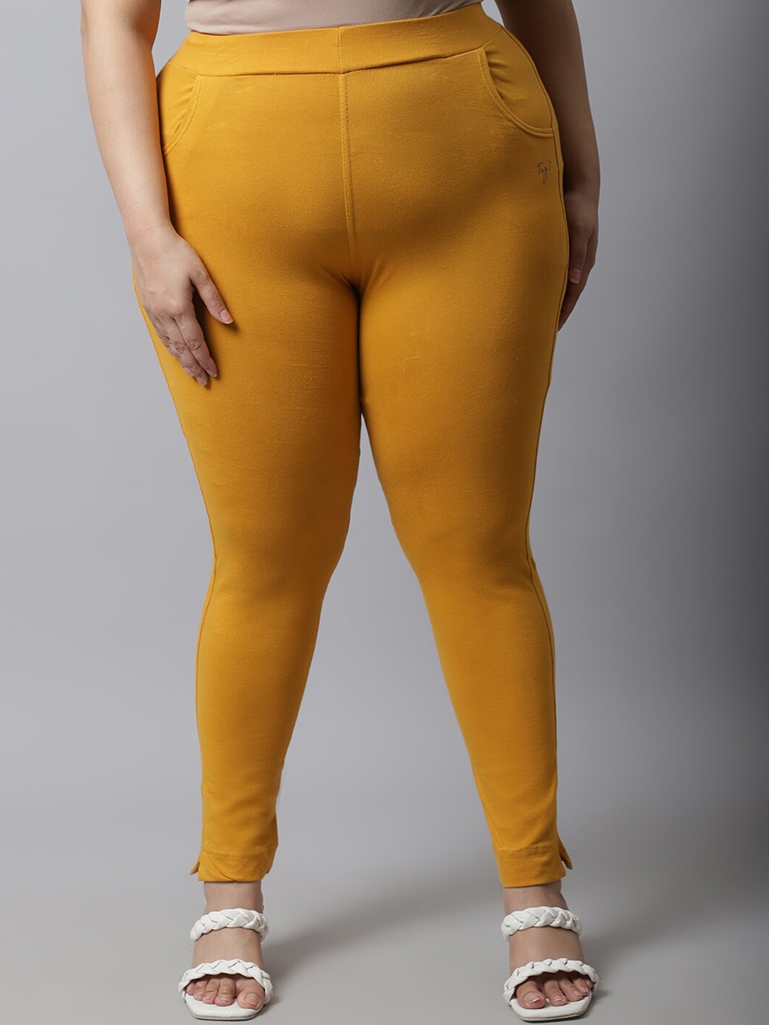 

TAG 7 Women Plus Size Mustard Solid Leggings