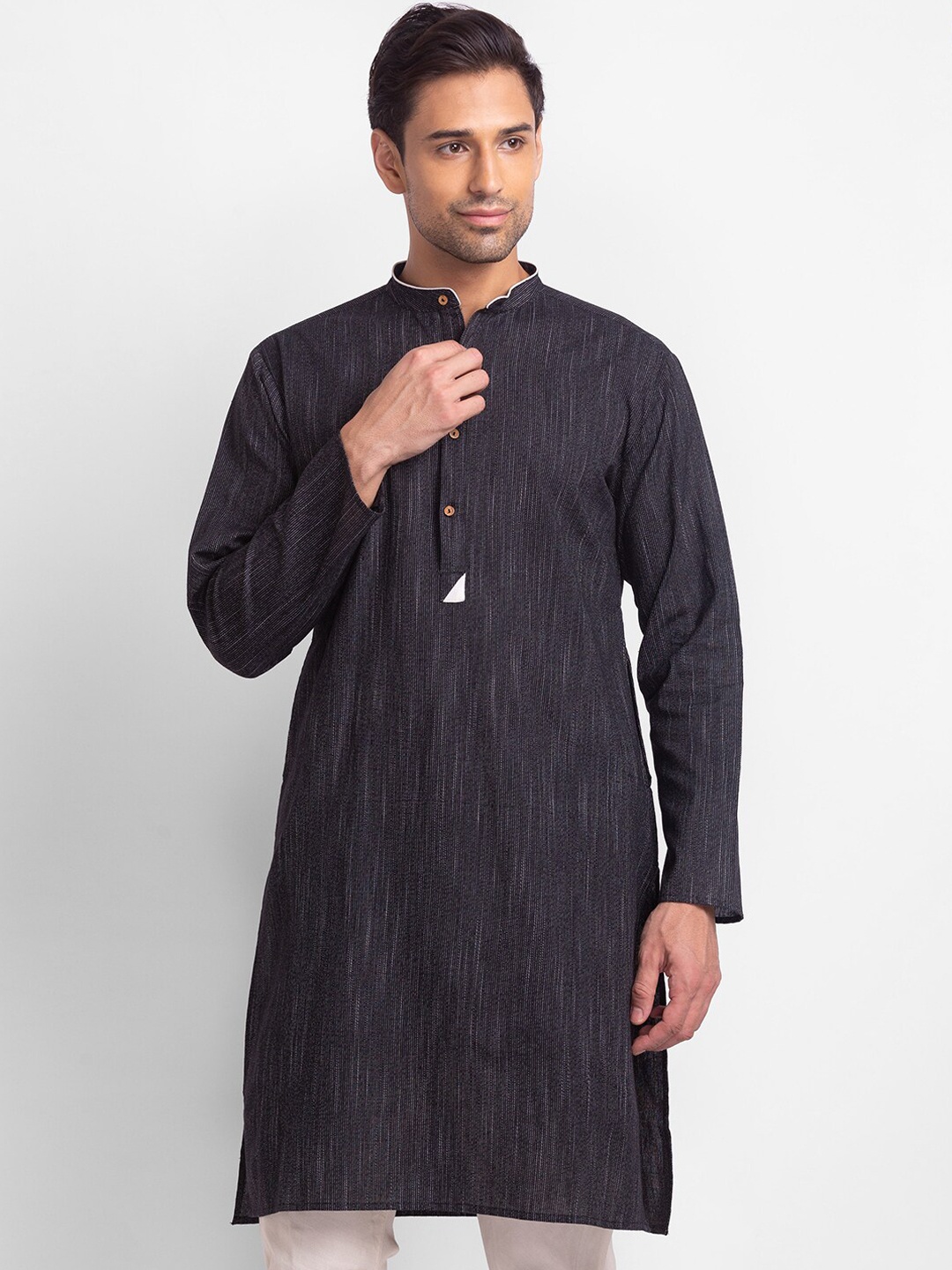 

Globus Men Black Solid Cotton Kurta
