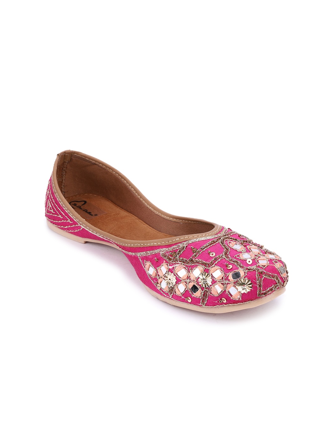 

The Desi Dulhan Women Magenta & Gold Embellished Ethnic Mojaris Flats