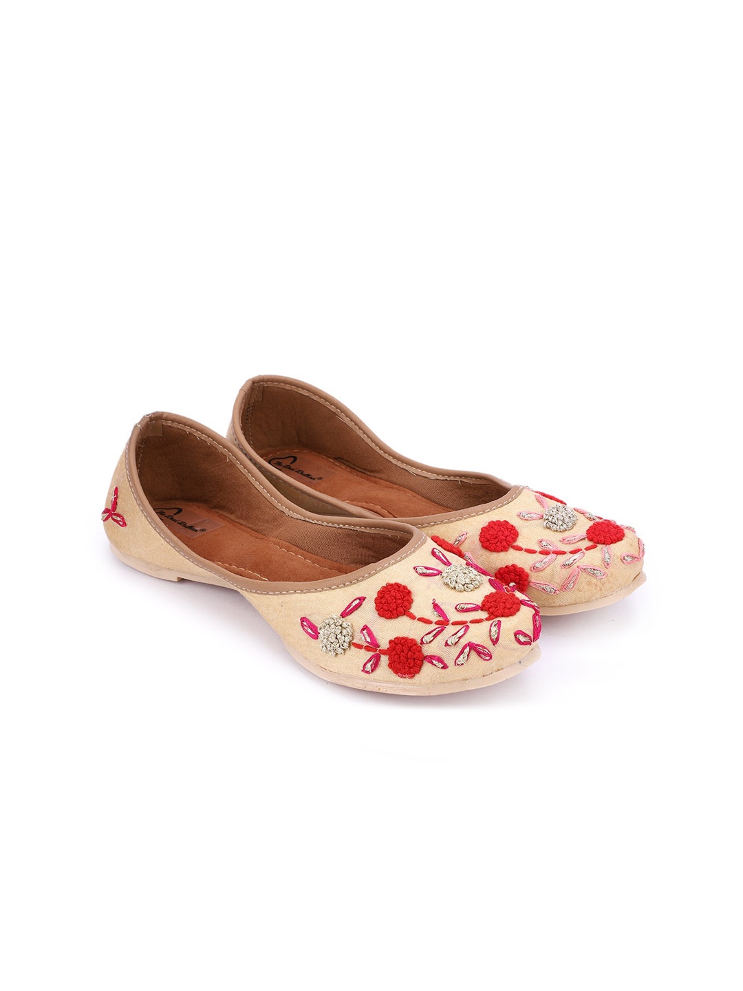 

The Desi Dulhan Women Beige & Red Embellished Ethnic Mojaris Flats