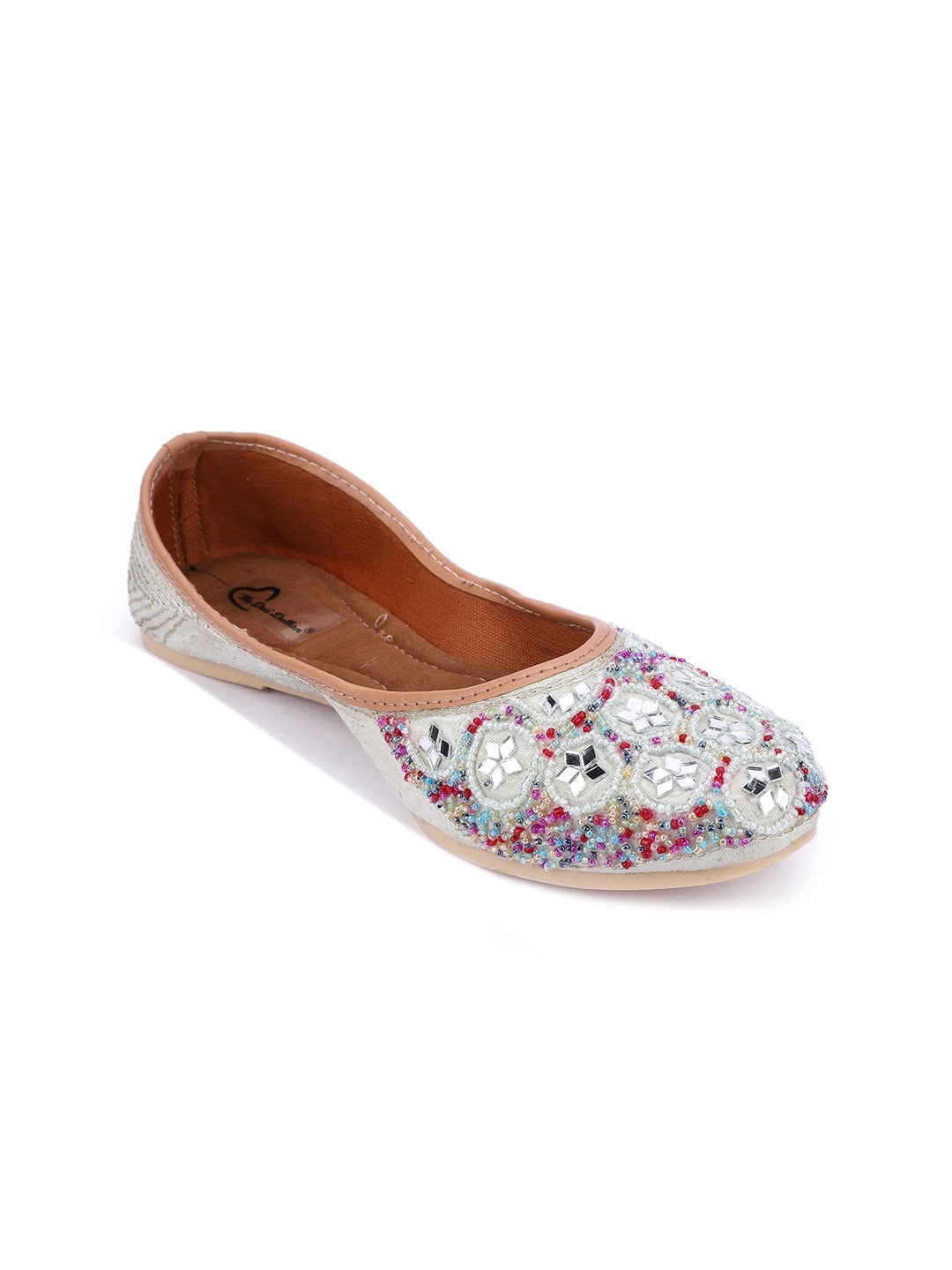 

The Desi Dulhan Women White & Pink Embellished Ethnic Mojaris Flats