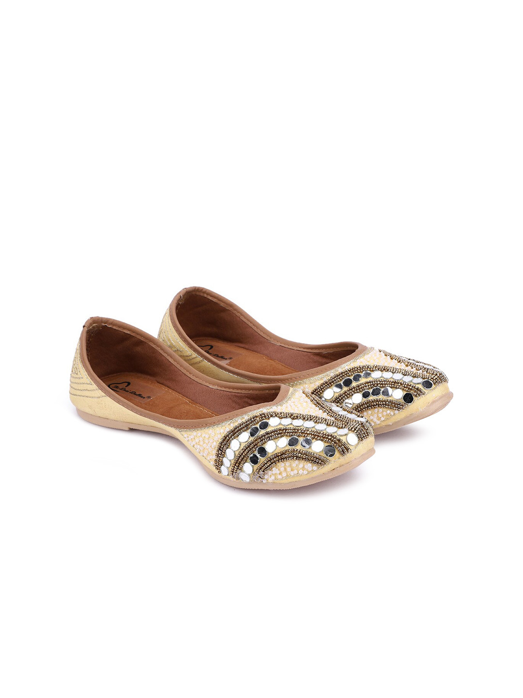 

The Desi Dulhan Women Yellow Embellished Ethnic Mojaris Flats