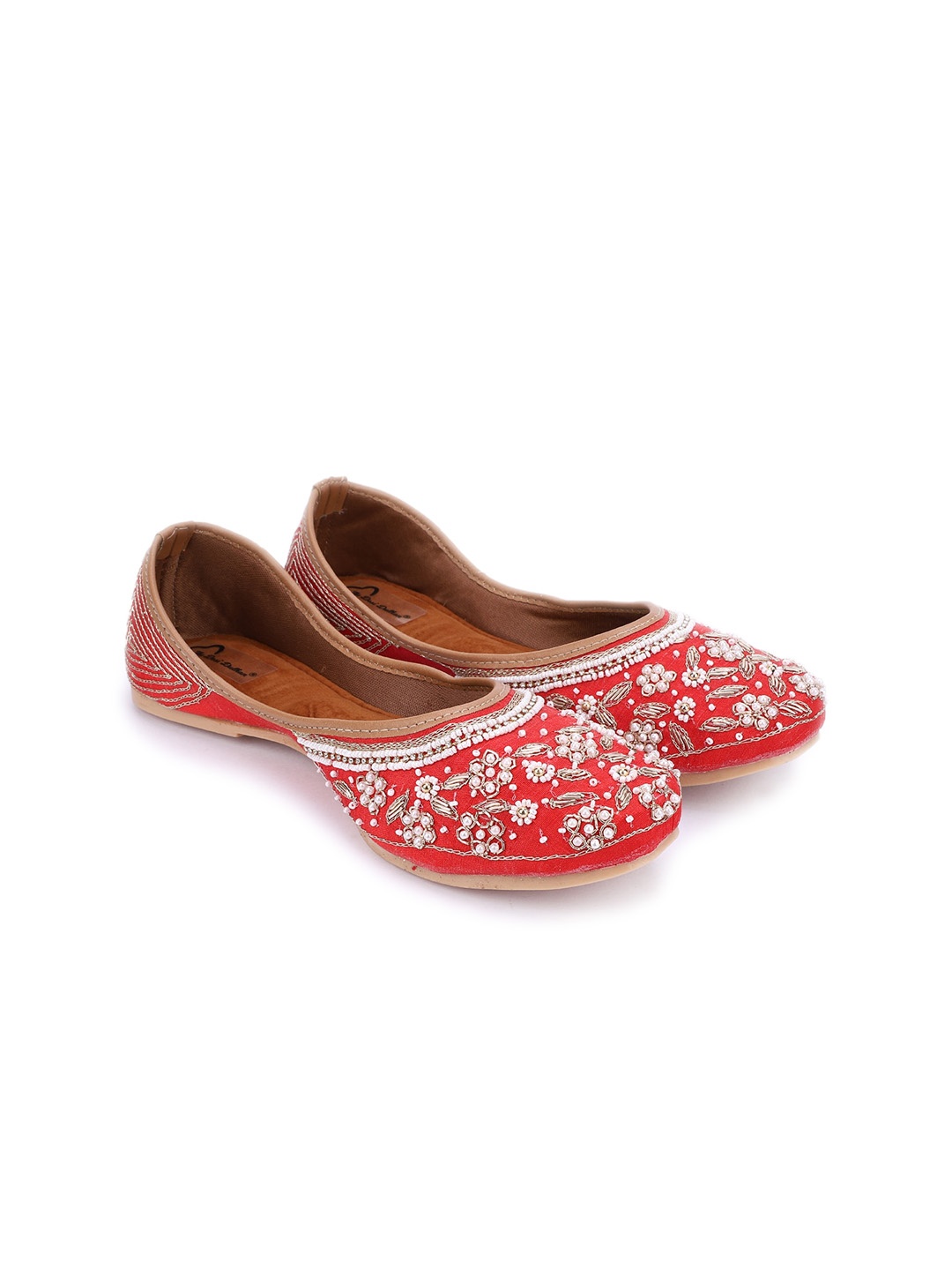 

The Desi Dulhan Women Red Embellished Mojaris Flats