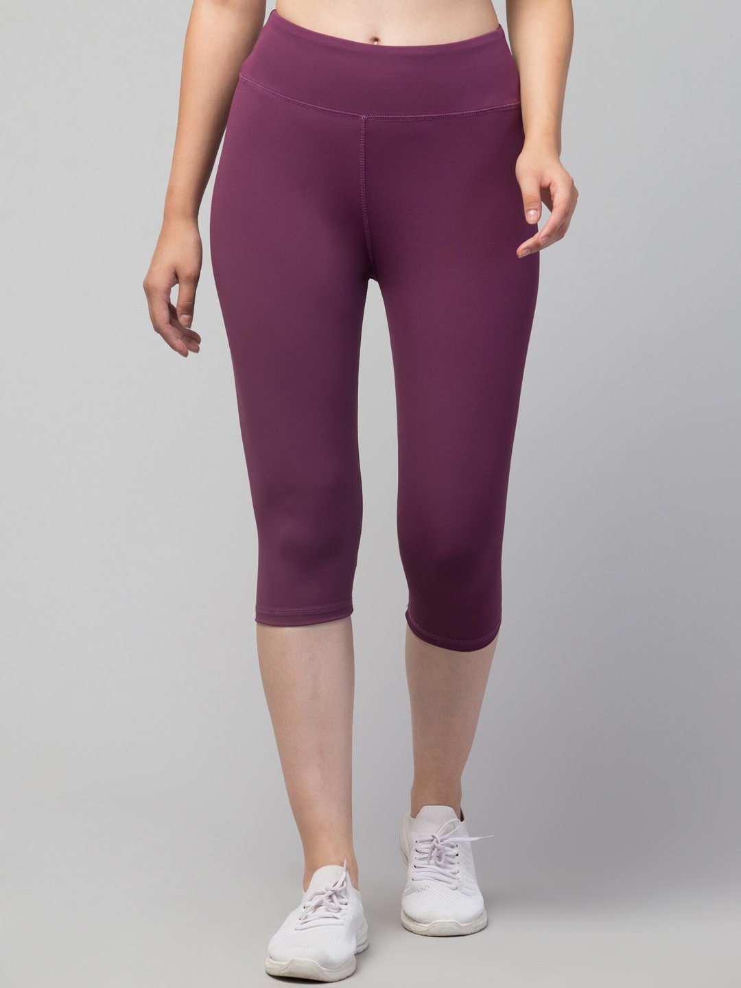 

Apraa & Parma Women Purple Solid Capri Length Tights