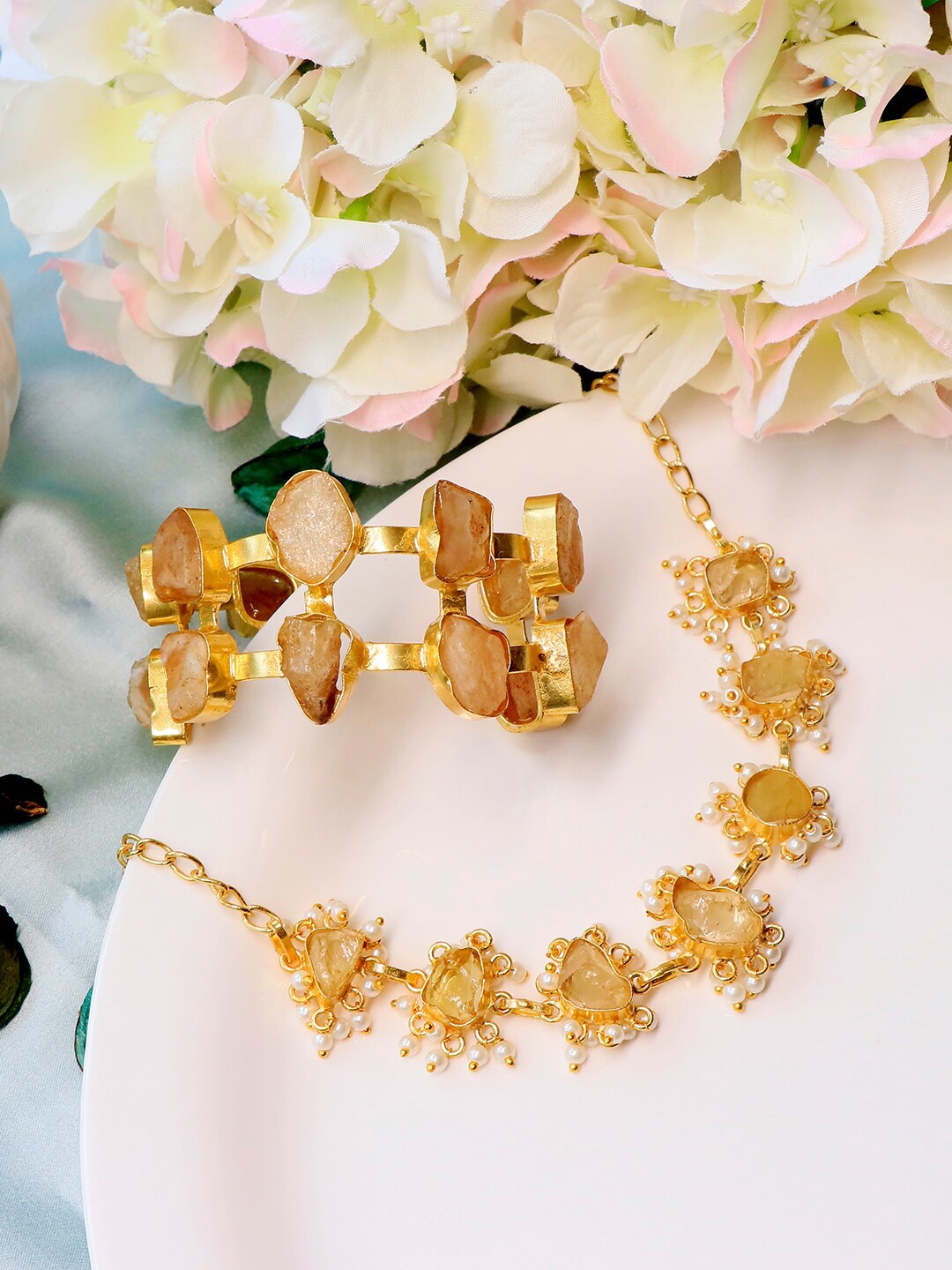 

Ishhaara Gold-Toned Quartz-Studded Jewellery Set