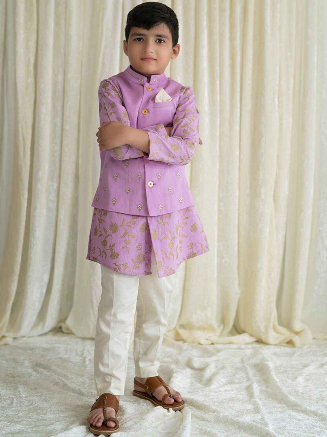 

Tiber Taber Boys Floral Embroidered Pure Cotton Kurta with Pyjamas & Nehru Jacket, Purple