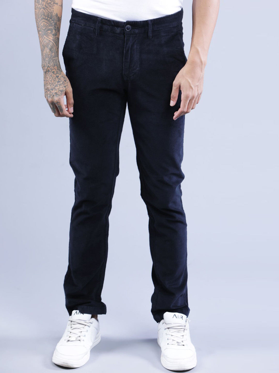 

t-base Men Navy Blue Solid Chinos