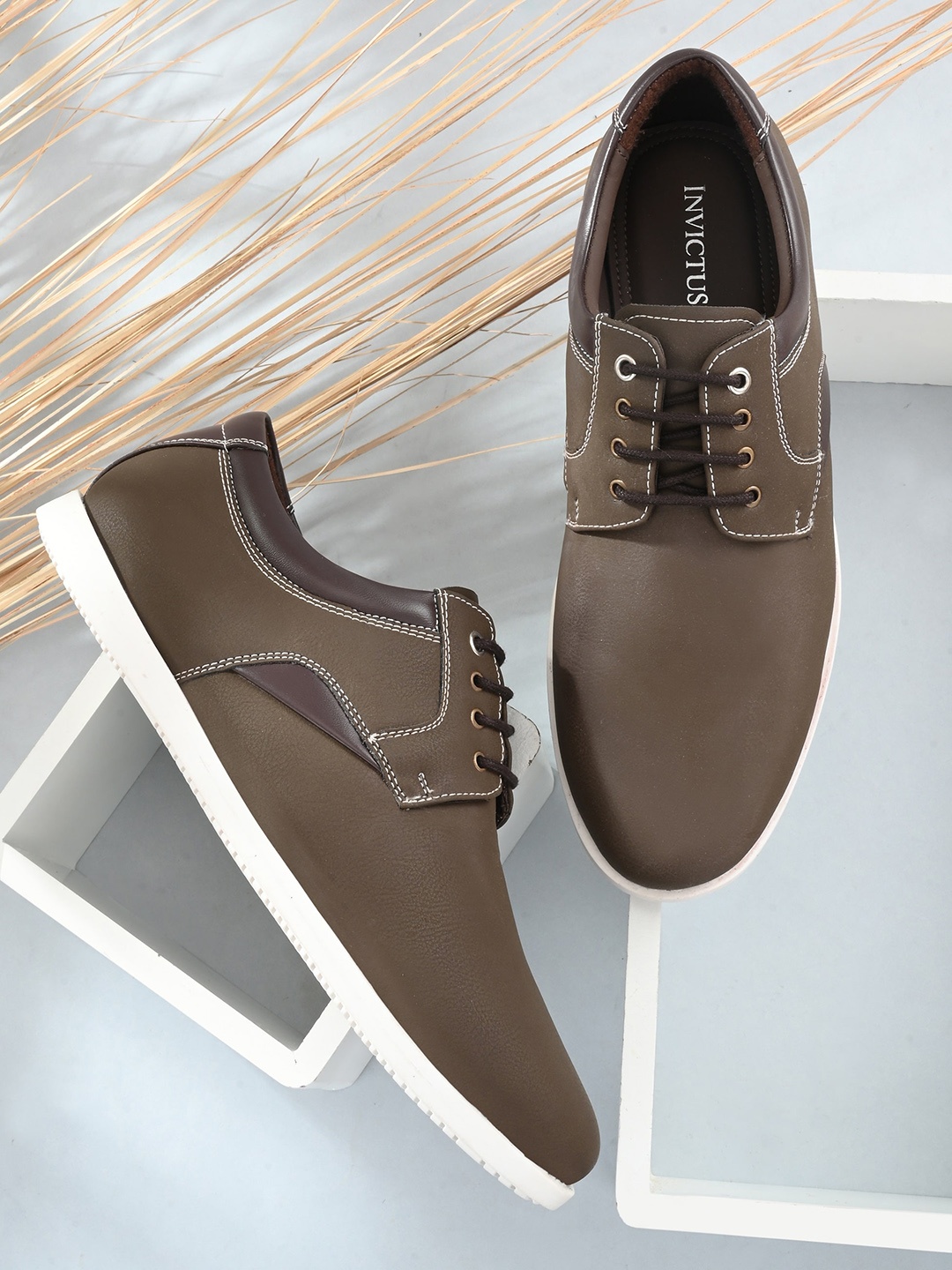 

INVICTUS Men Brown Synthetic Leather Casual Derbys