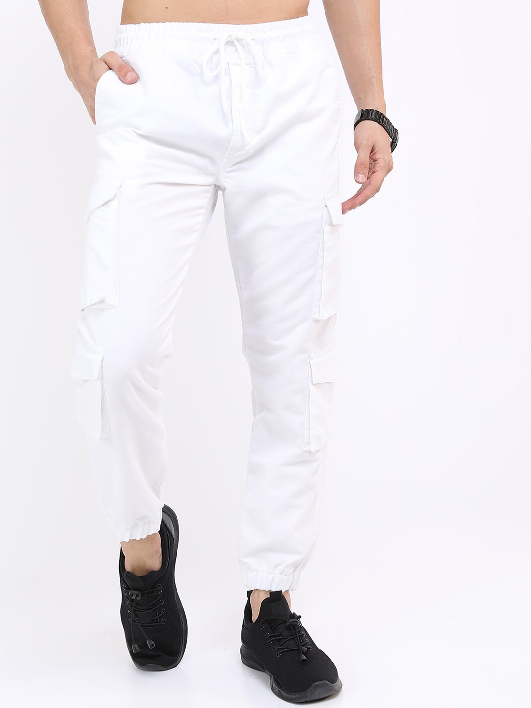 

HIGHLANDER Men White Joggers Trousers