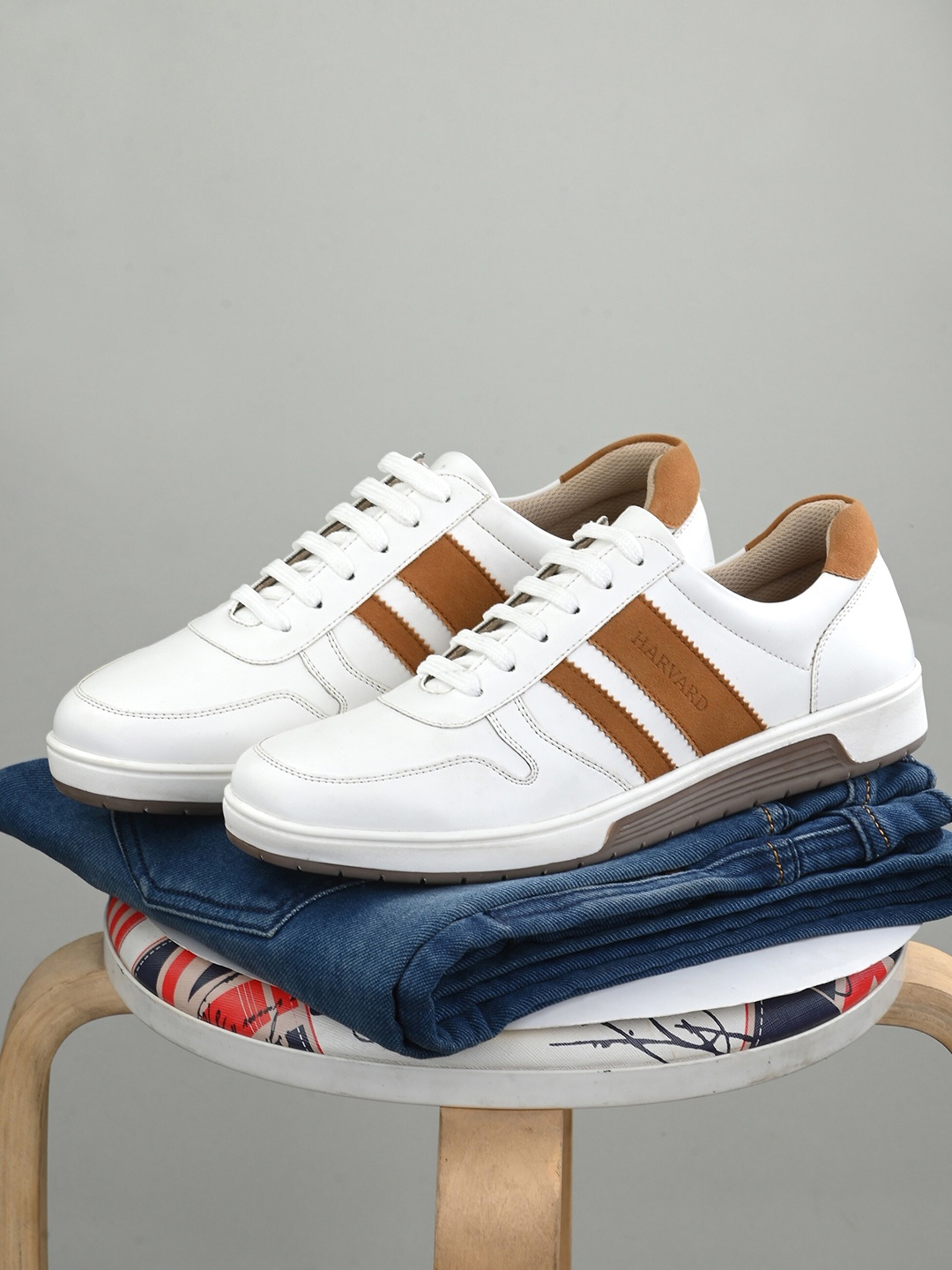 

Harvard Men White Synthetic Leather Sneakers