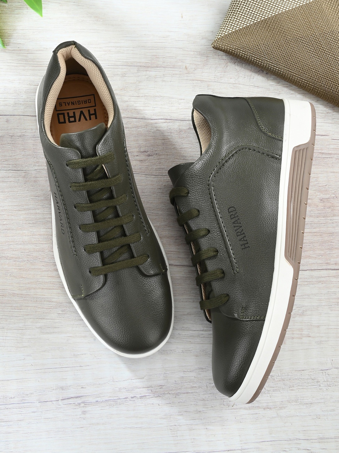 

Harvard Men Green Synthetic Leather Sneakers