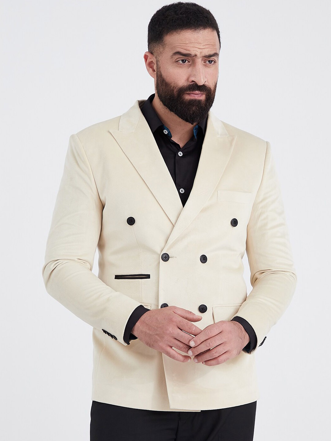 

MR BUTTON Men Beige Solid Slim-Fit Double Breasted Velvet Blazers