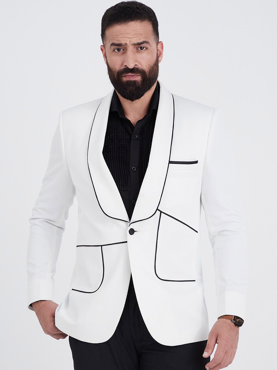 

MR BUTTON Men White Solid Slim-Fit Tuxedo Blazer