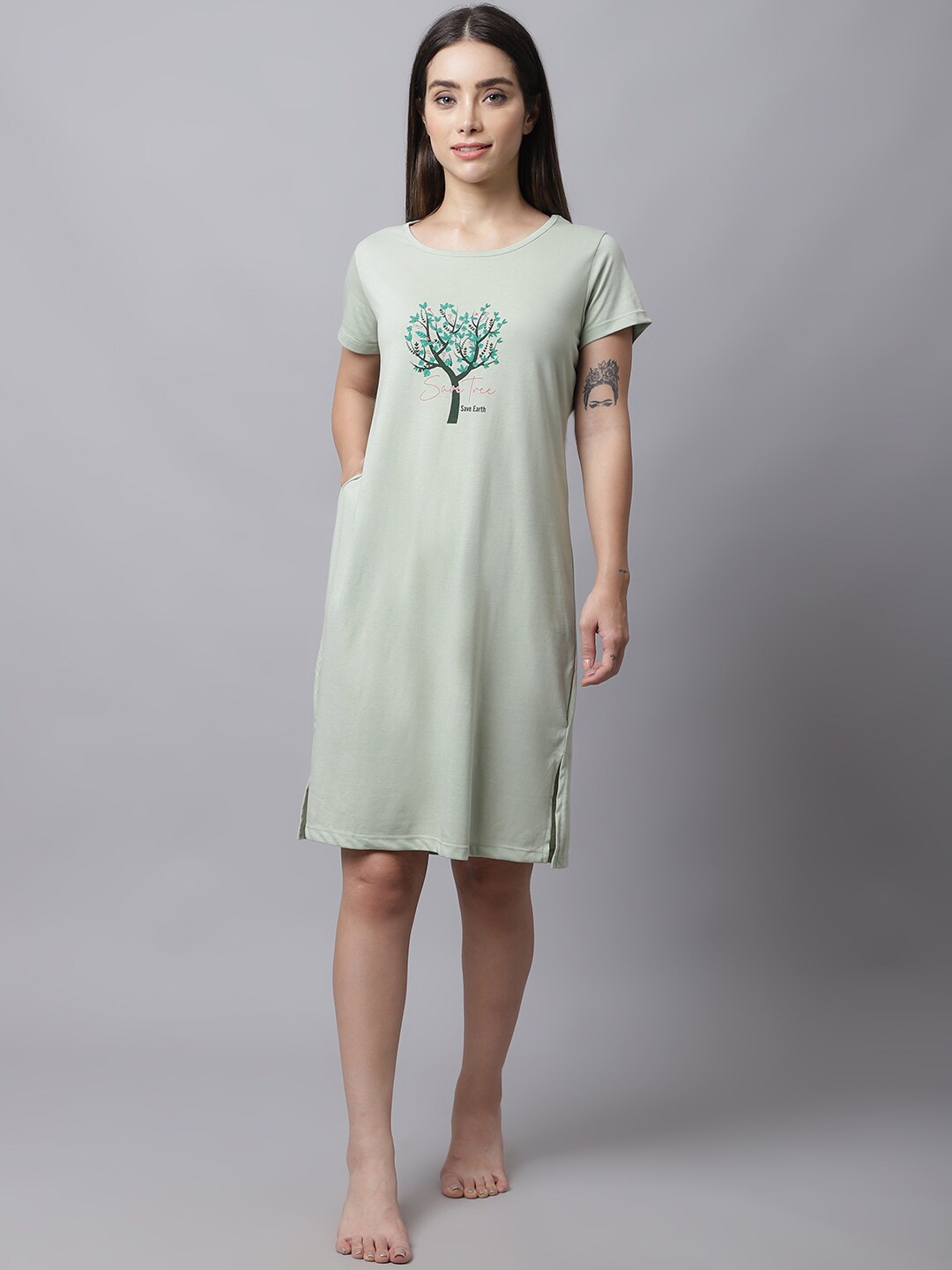 

Shararat Women Green Printed Pure Cotton Nightdress