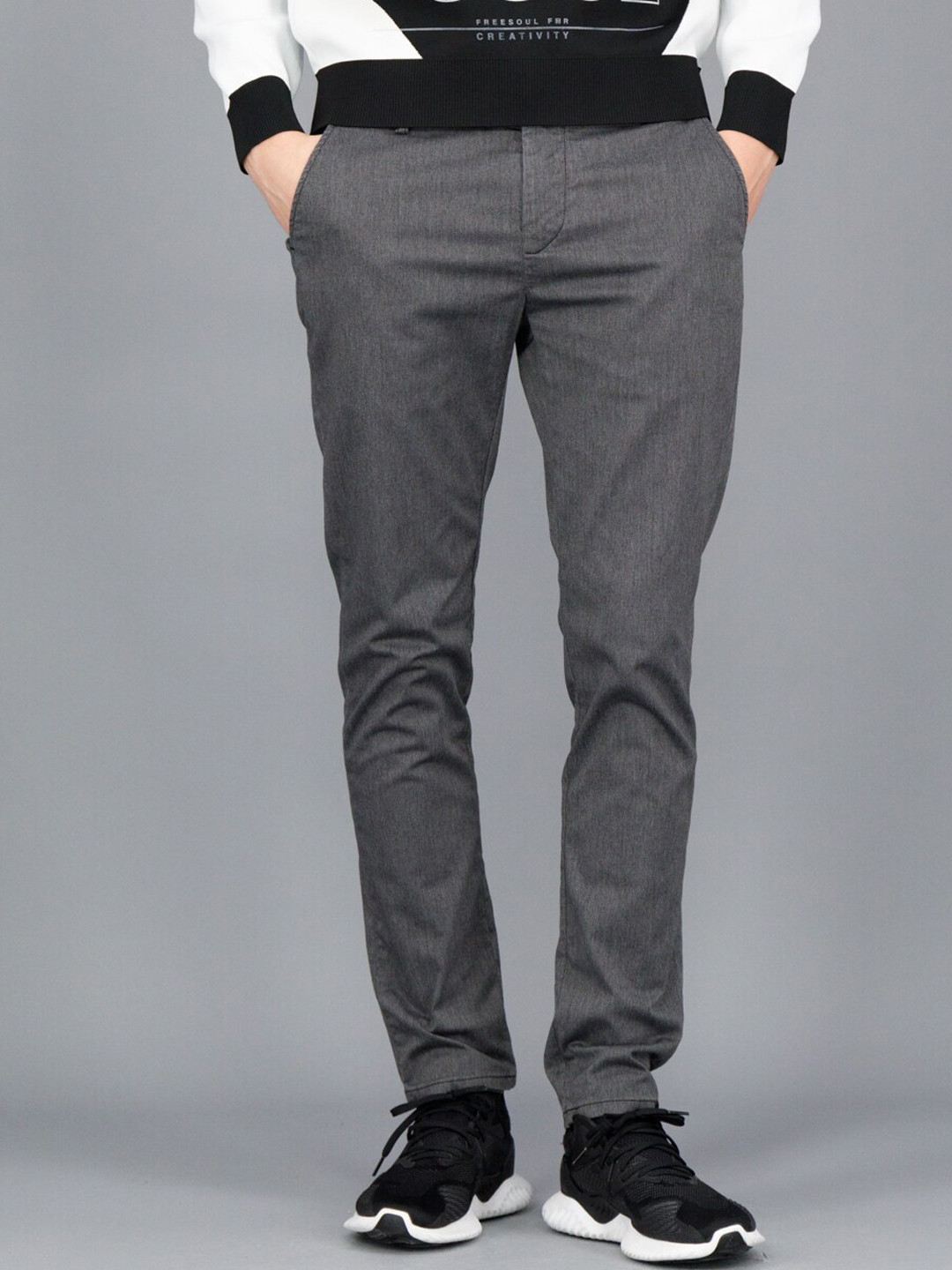

FREESOUL Men Black Solid Chinos