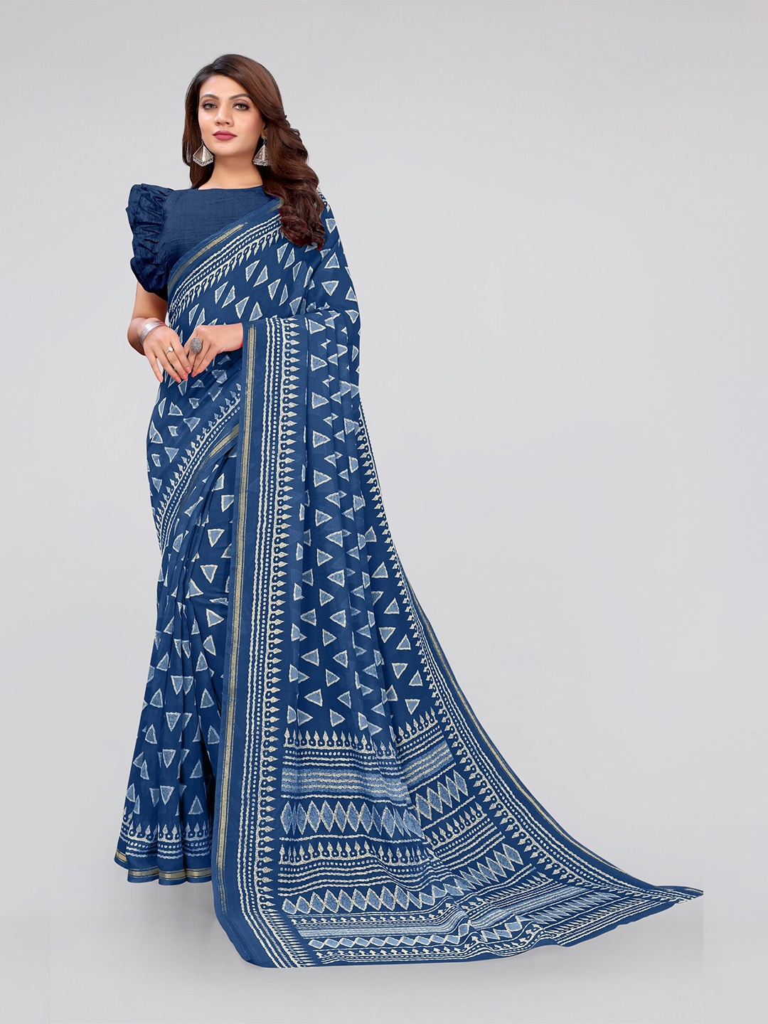 

MIRCHI FASHION Blue & Off White Batik Printed Cotton Blend Saree