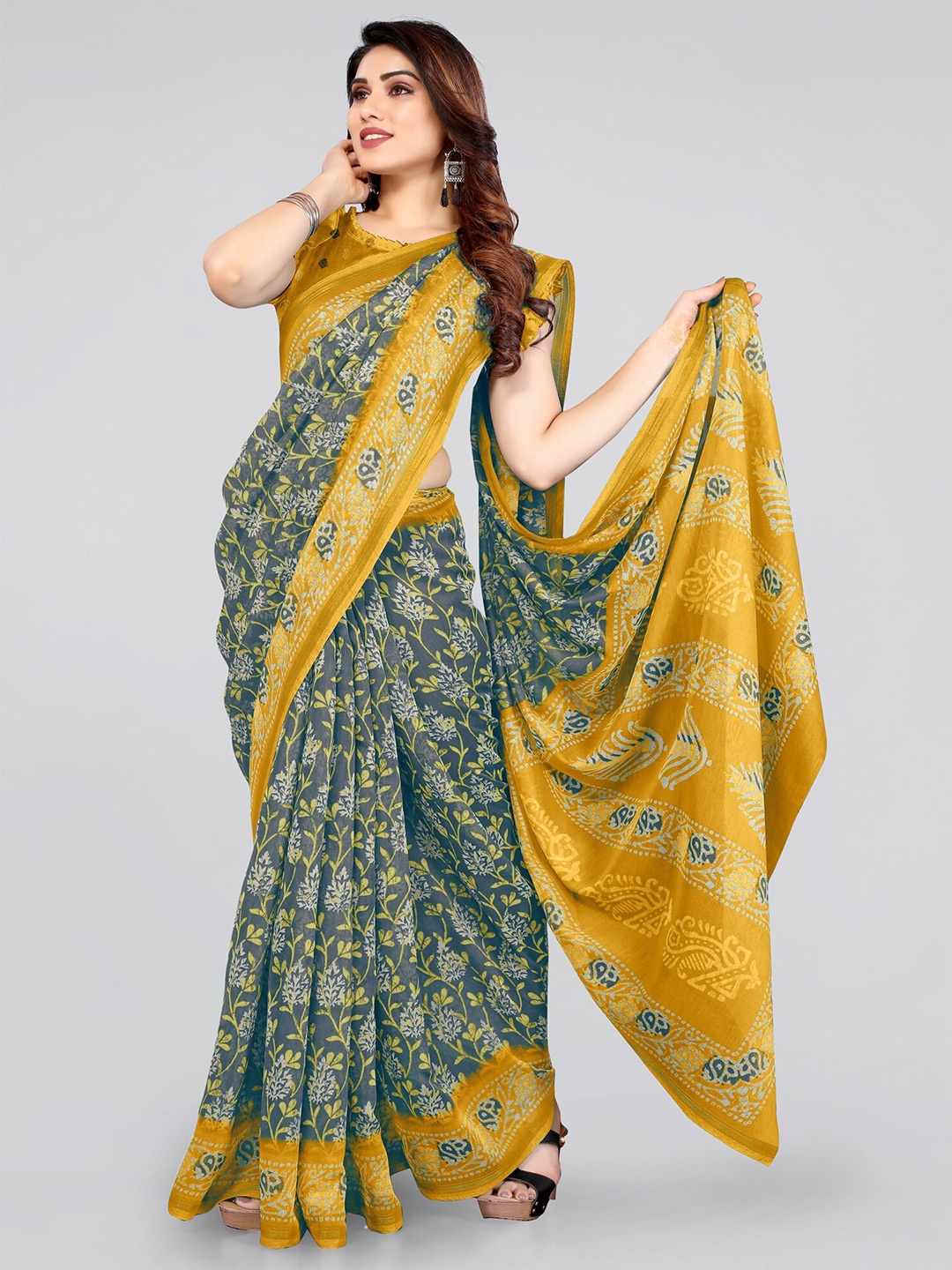 

MIRCHI FASHION Women Grey & Yellow Batik Zari Saree