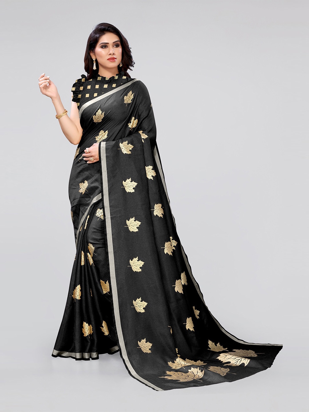 

MIRCHI FASHION Women Black & Cream-Coloured Floral Zari Block Print Saree