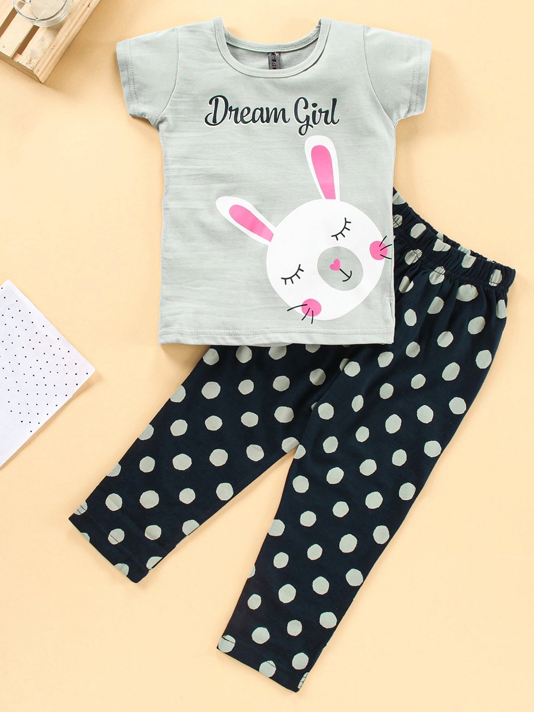 

Enfance Girls Printed Night suit GNS-37-B-GREY