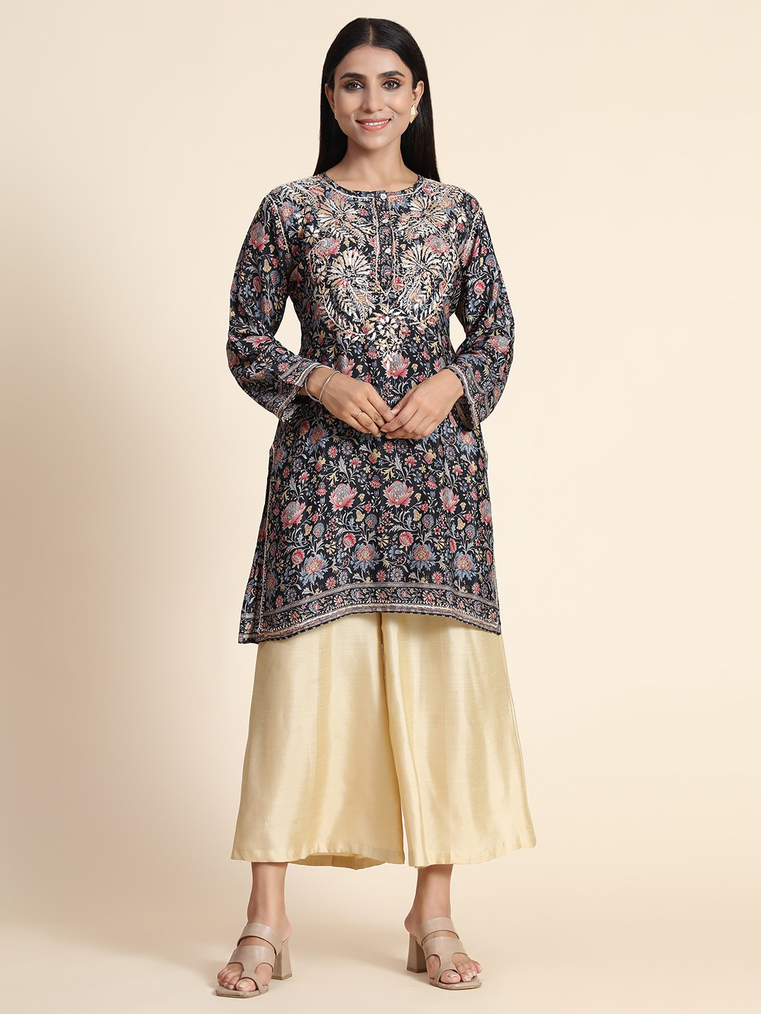 

HOUSE OF KARI Women Black & Red Floral Printed Chikankari Floral Kurta