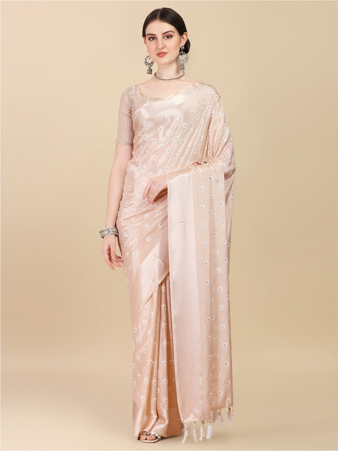 

Amrutam Fab Beige & Silver-Toned Satin Foil Printed Saree