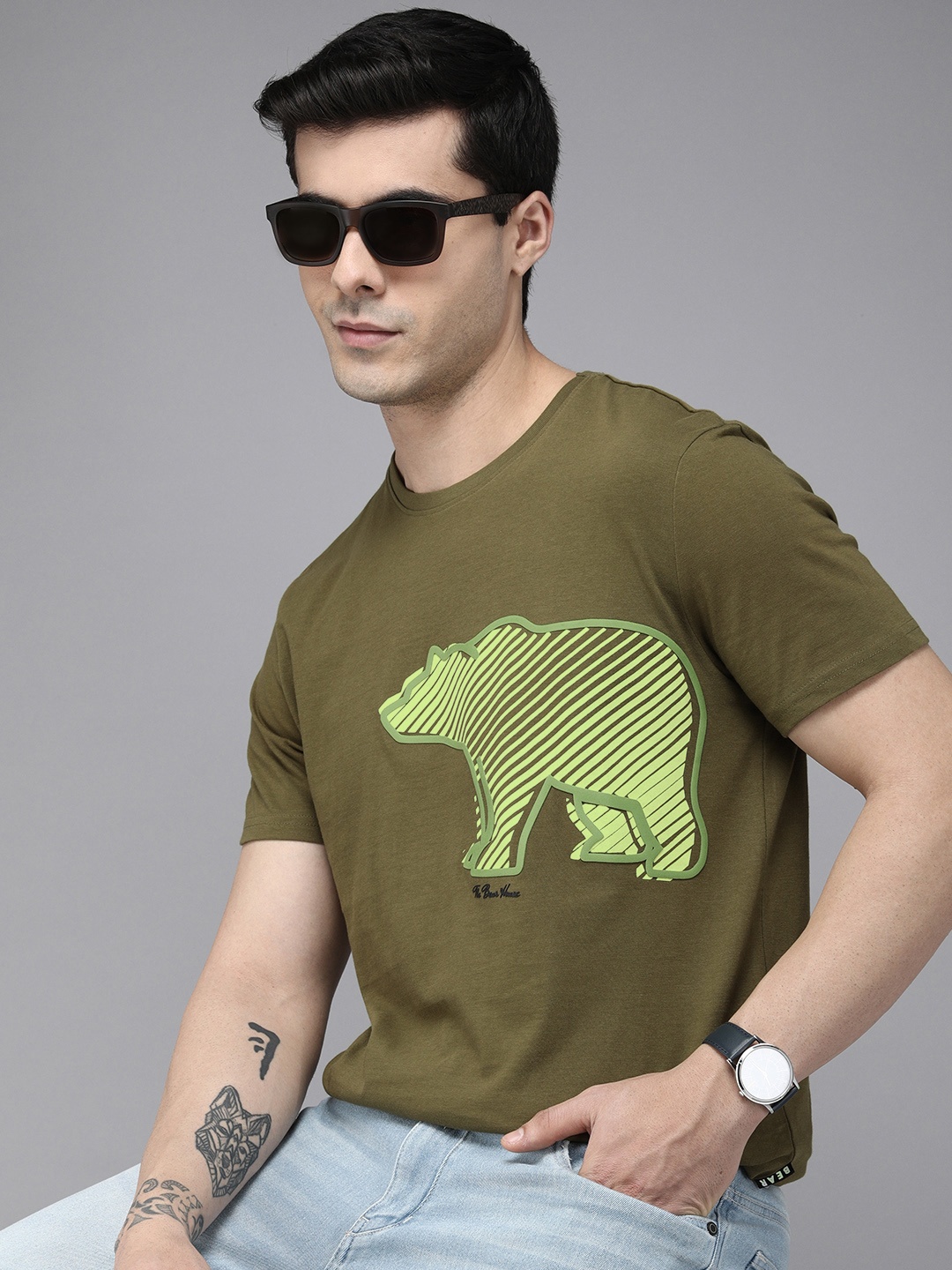 

THE BEAR HOUSE Ardor Edition Men Olive Green Printed Pure Cotton Slim Fit T-shirt