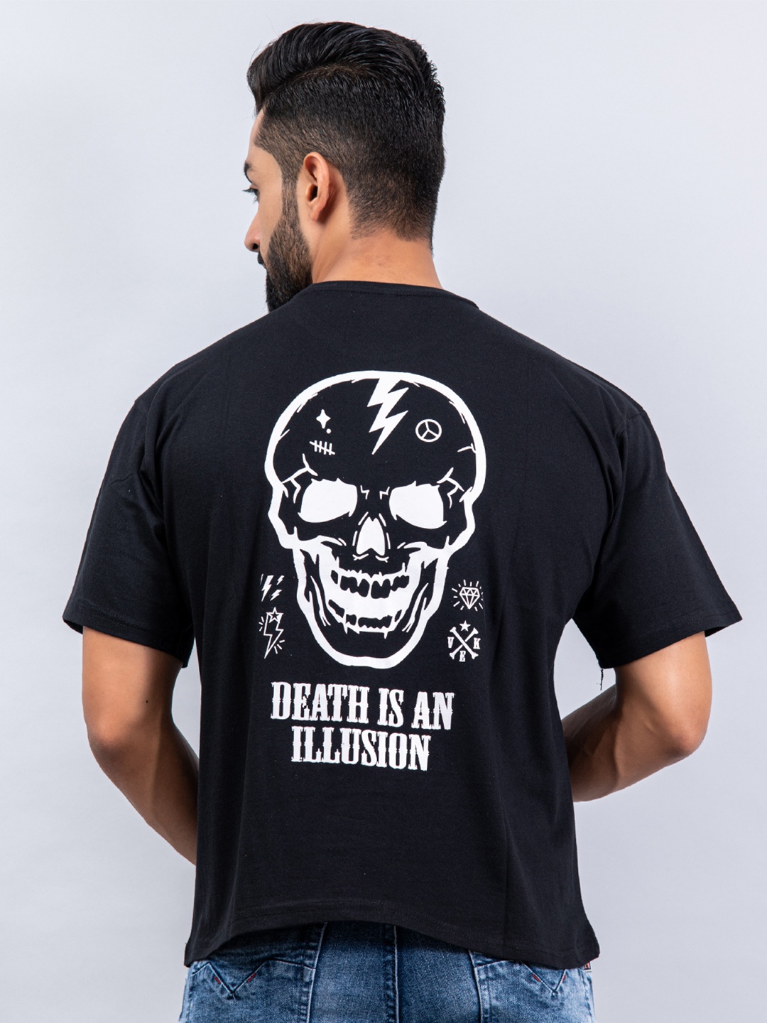 

Tistabene Men Black Typography Printed Oversized T-shirt