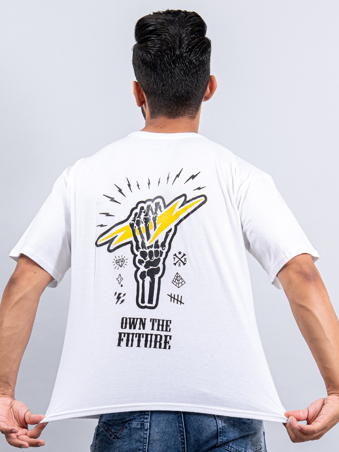 

Tistabene Men White Typography Printed Oversized T-shirt