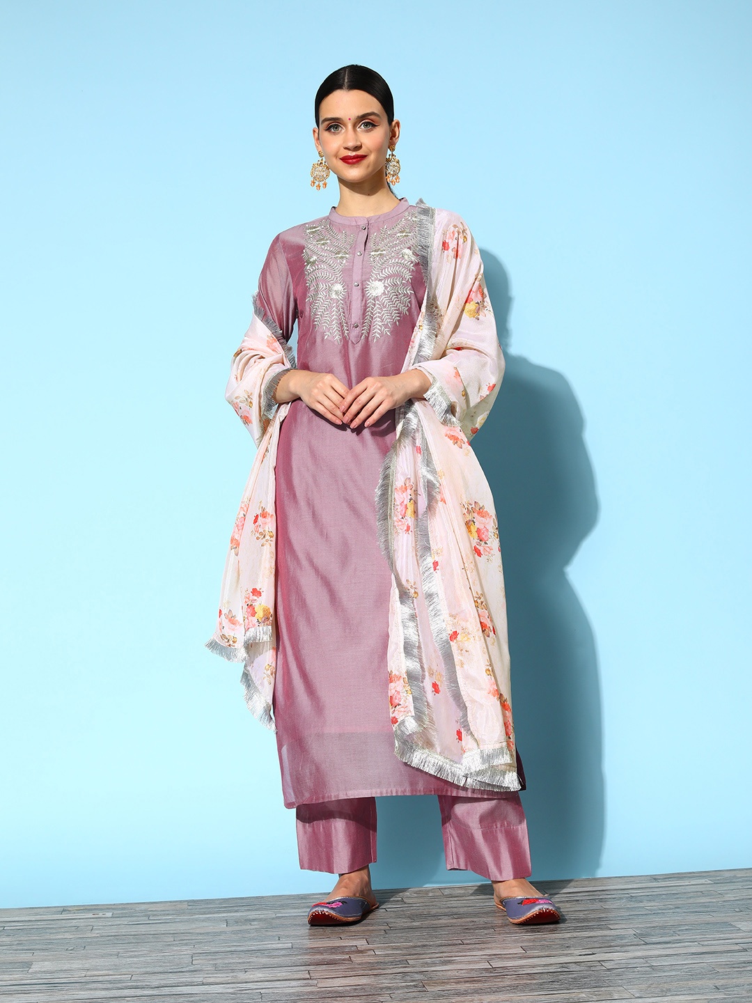 

Varanga Women Woven Design Chanderi Silk Hyper Texture Kurta Set, Lavender