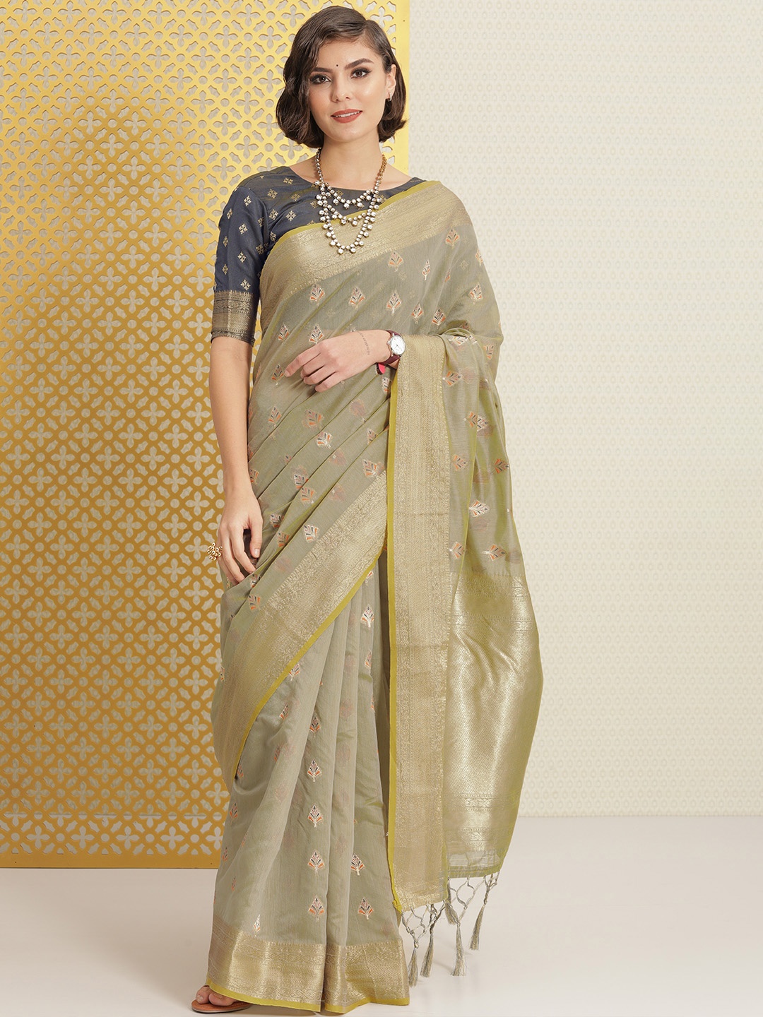 

House of Pataudi Grey & Gold Ethnic Motifs Zari Silk Blend Saree