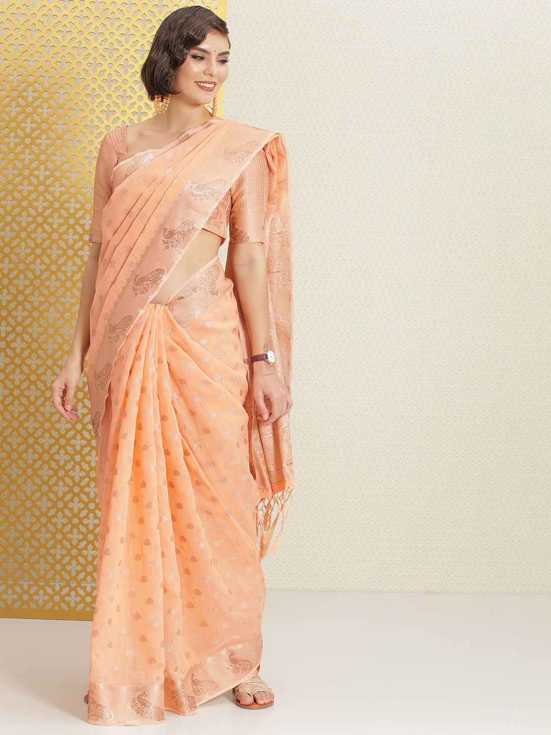

House of Pataudi Peach-Coloured Ethnic Motifs Sequinned Silk Blend Chanderi Saree
