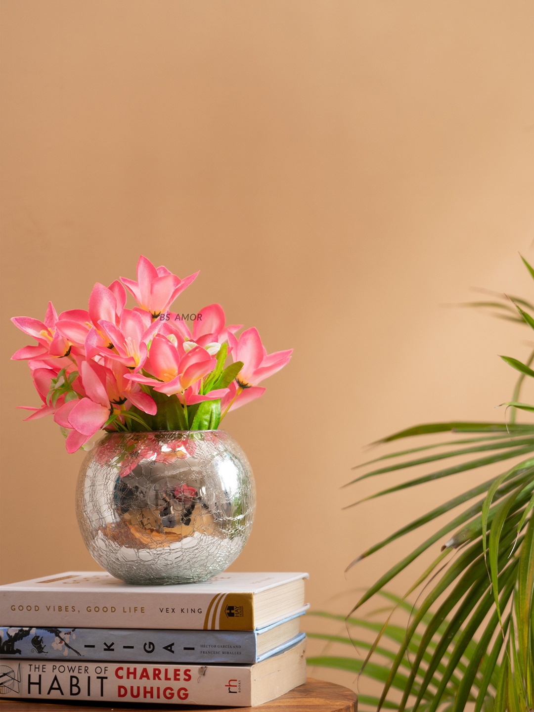 

BS AMOR Pink & White Lily Artificial Flowers With Crackled Glass Vase