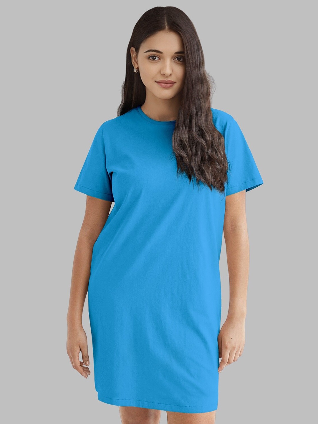 

Pootlu Women Turquoise Blue Solid T-shirt