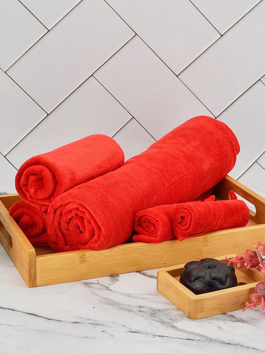 

Black Gold Solid Microfiber Towel Set, Red