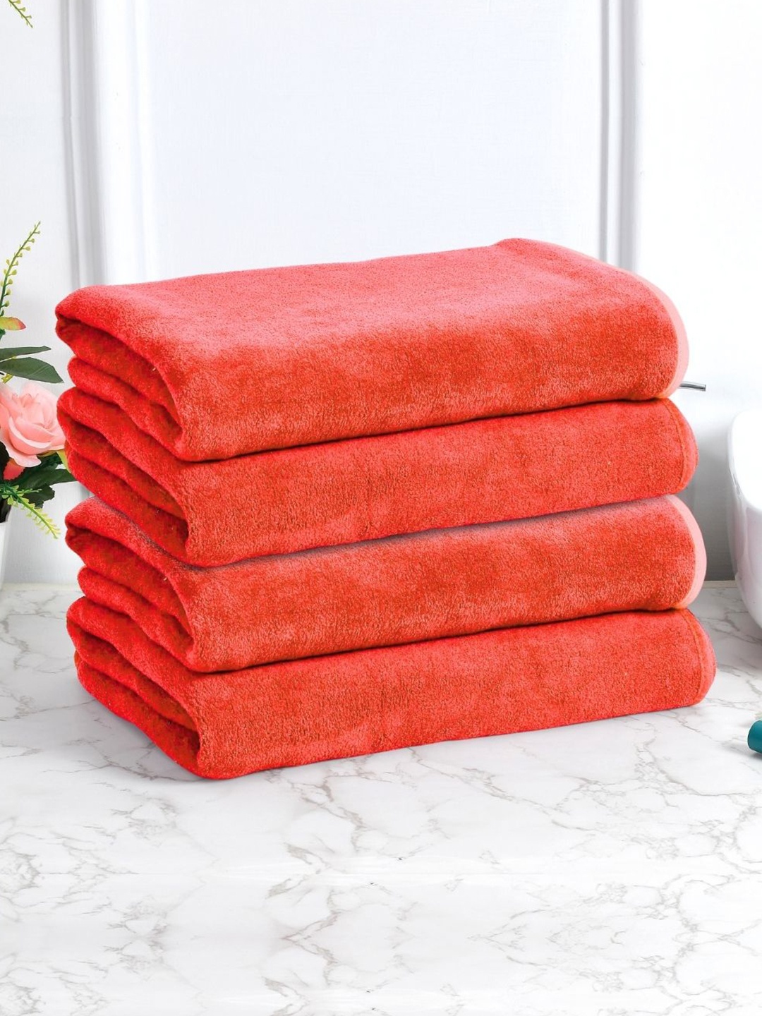 

Black Gold Set Of 4 Solid 400 GSM Bath Towels, Red