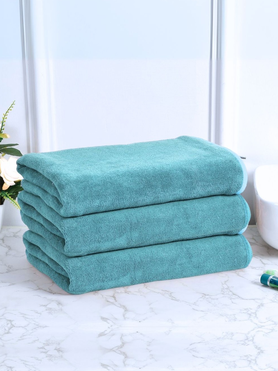 

Black gold Set Of 3 Solid 400 GSM Microfiber Bath Towels, Blue