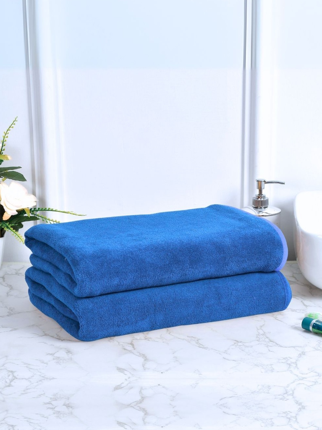 

Black gold Set Of 2 Blue Solid 400 GSM Microfiber Bath Towels