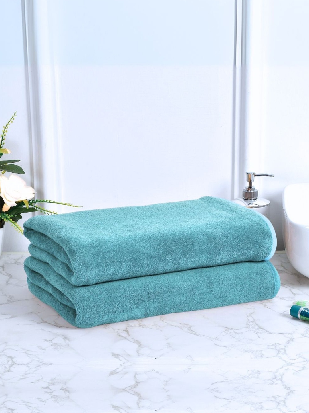 

Black gold Set Of 2 Solid 400 GSM Microfiber Bath Towels, Blue